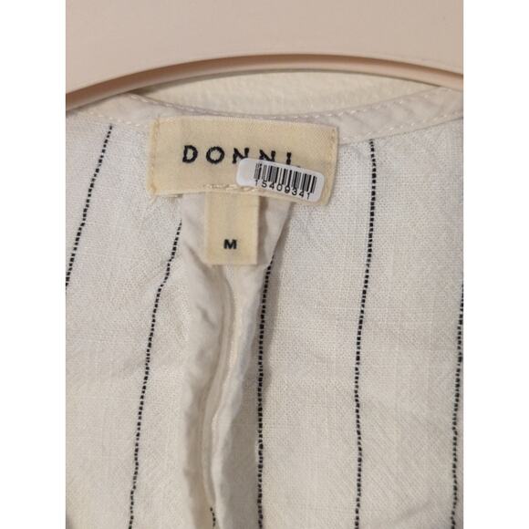 RTR Donni. White Black Pinstripe Sleeveless Button Front Vest Size Medium tank - Picture 4 of 9